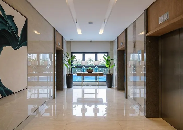 Blush Haven With Netflix, Wifi And Balcony Near Glorietta
