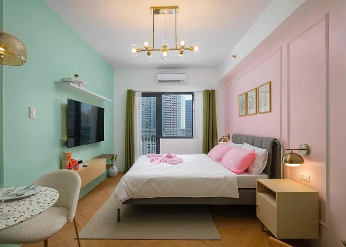 Blush Haven With Netflix, Wifi And Balcony Near Glorietta Apartment Manila