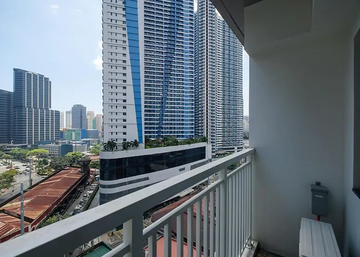 Blush Haven With Netflix, Wifi And Balcony Near Glorietta