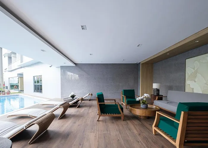 Blush Haven With Netflix, Wifi And Balcony Near Glorietta