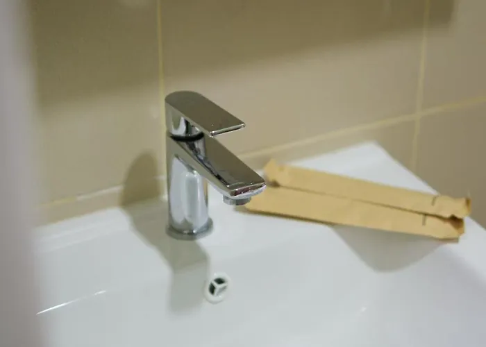 Apartment Blush Haven With Netflix, Wifi And Balcony Near Glorietta Manila