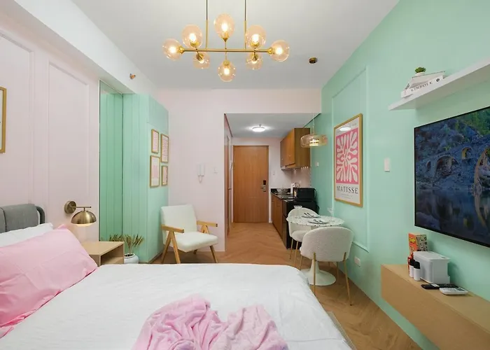 Blush Haven With Netflix, Wifi And Balcony Near Glorietta