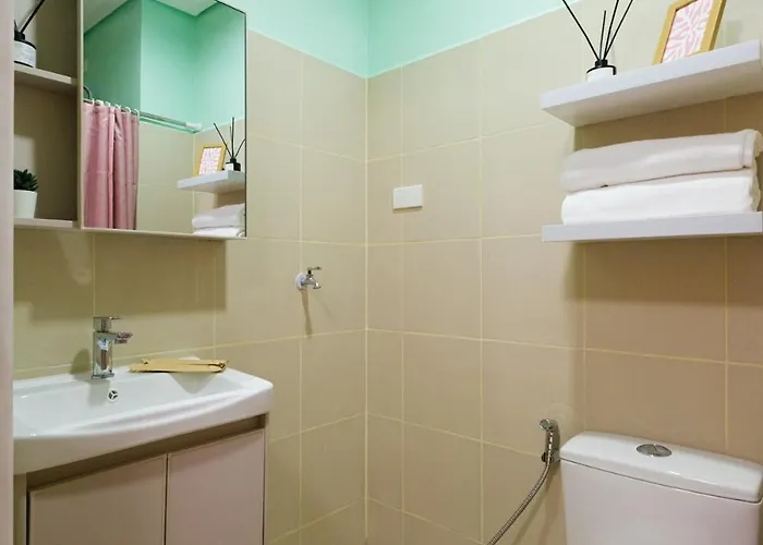 Blush Haven With Netflix, Wifi And Balcony Near Glorietta *