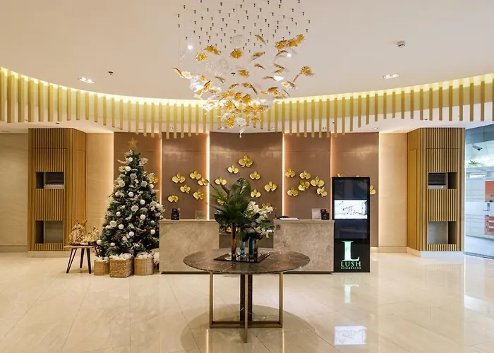 Blush Haven With Netflix, Wifi And Balcony Near Glorietta Apartment